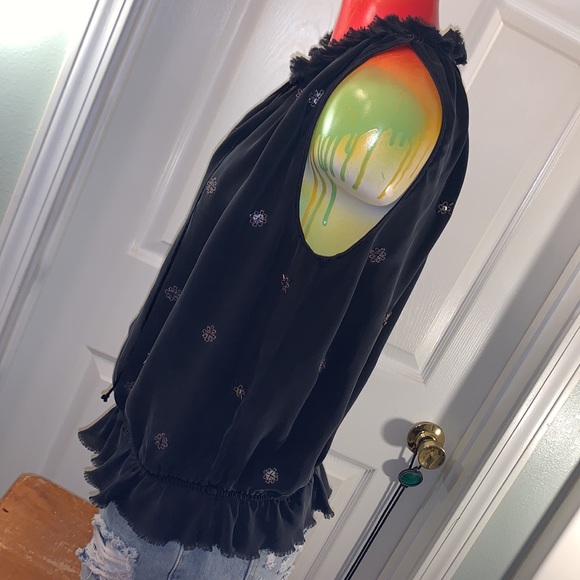 EXPRESS Low Neckline Silk Top - Picture 3 of 11